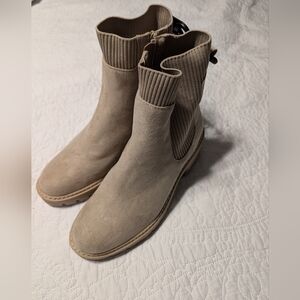 Women's Chelsea boots